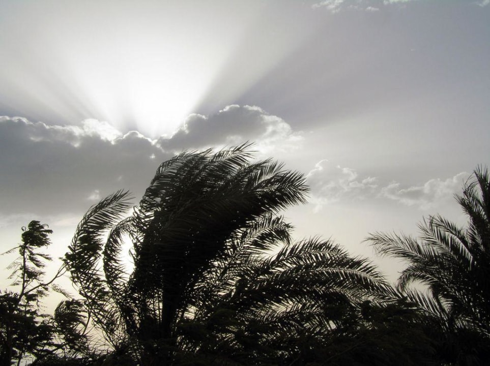 Wolken-Spiel Lotus Bay Beach Resort