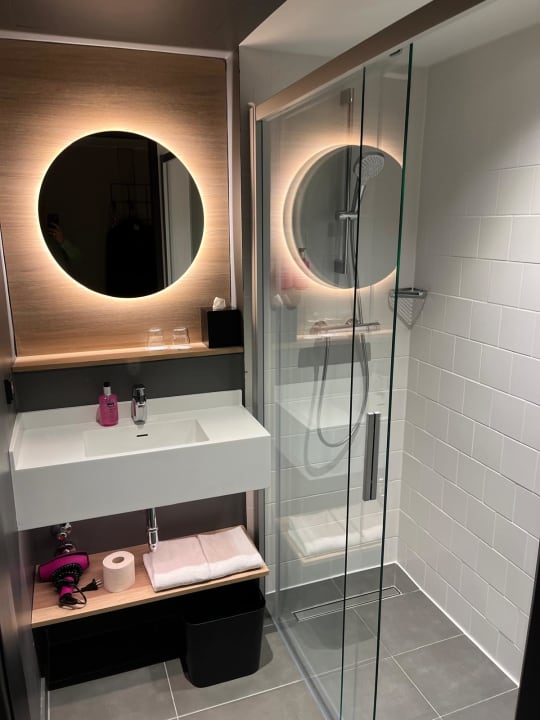 Zimmer Moxy Hamburg Altona