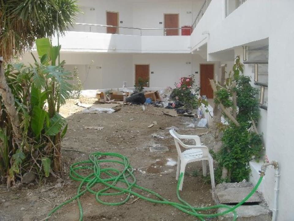 Innenhof des renovierten Nebengebäudes Atlantica Kolymbia Beach