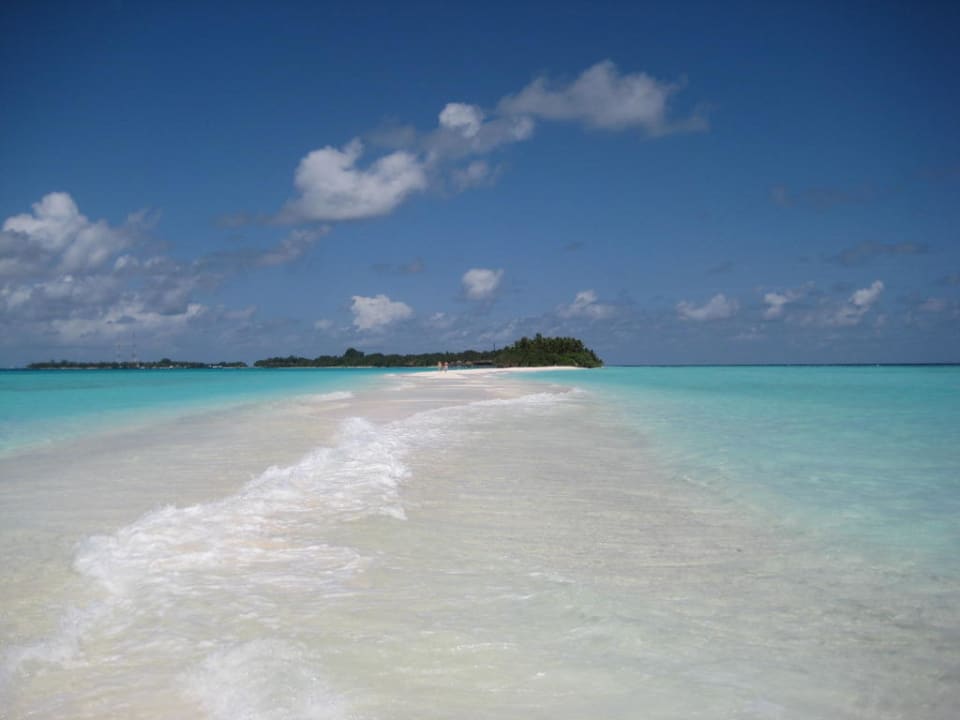 Sandbank von der Meerseite betrachtet Kuramathi Maldives