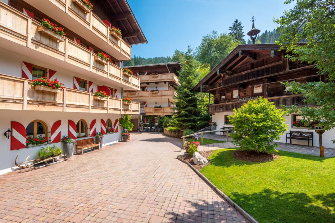 Außenansicht Landhof Ellmau