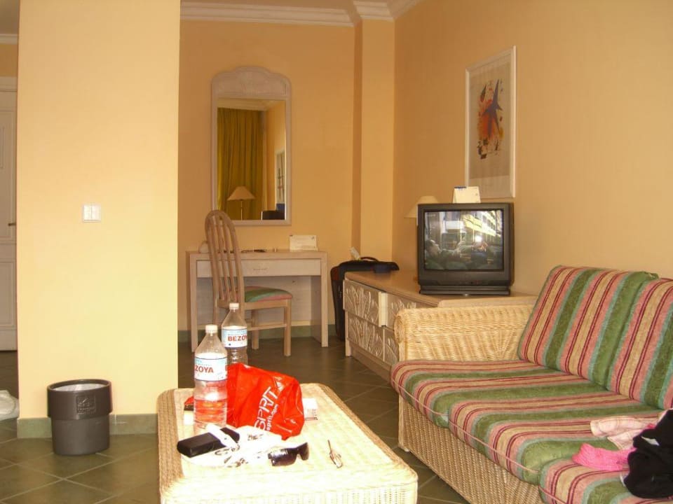 Couch & Ecke mit Tisch/Spiegel, für Frauen  Abora Buenaventura by Lopesan Hotels