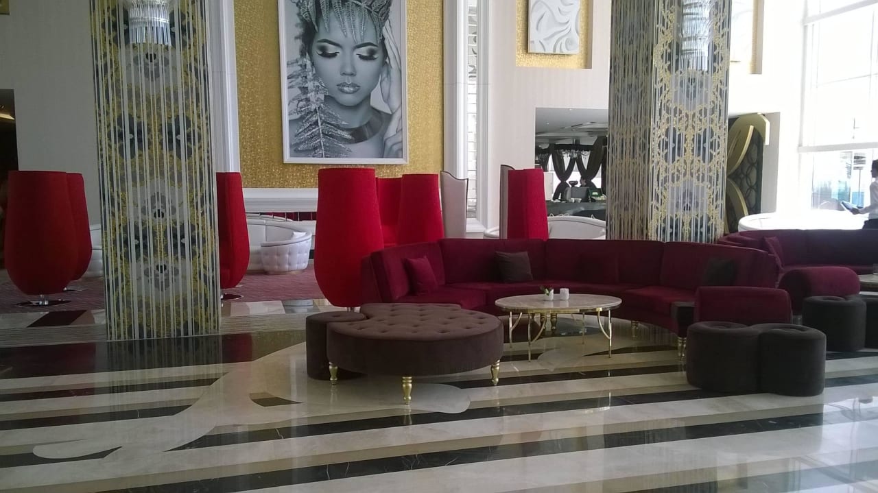 Lobby Azura Deluxe Resort & Spa Hotel