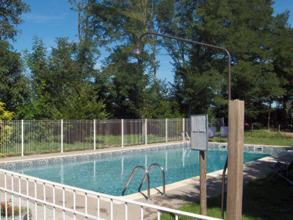 Pool B&B Chambres d'Hôtes Domaine du Bourg