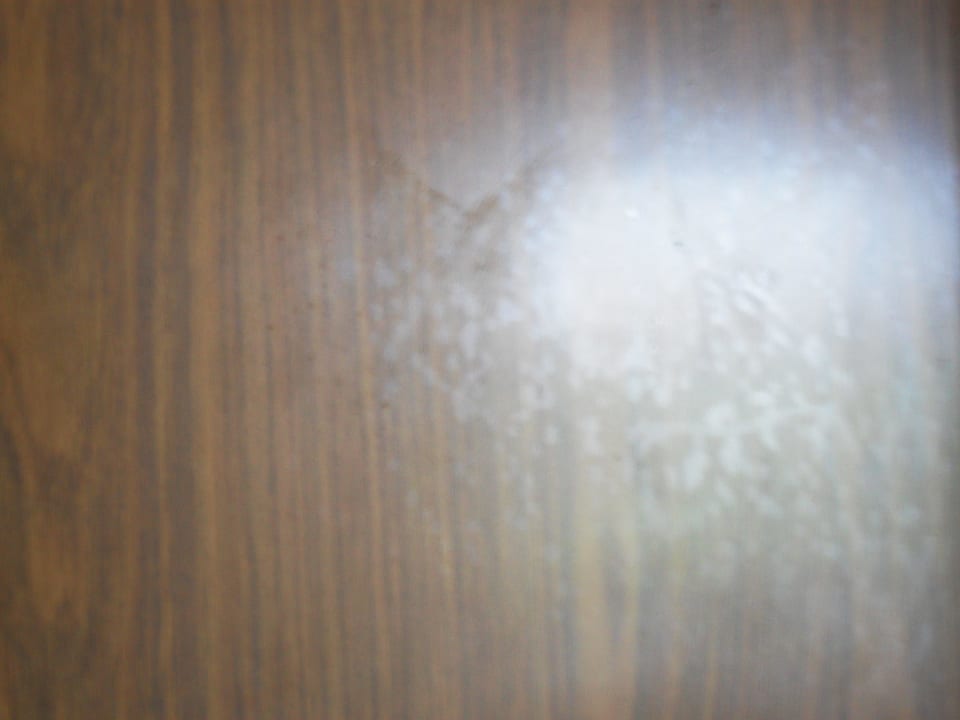 Verklebte Badezimmertür Hotel Antille & Azzorre