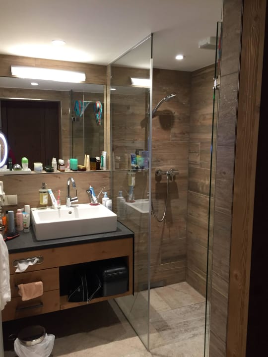 Badezimmer BergSpa & Hotel Zamangspitze