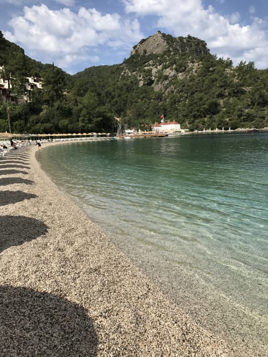 Strand Hillside Beach Club