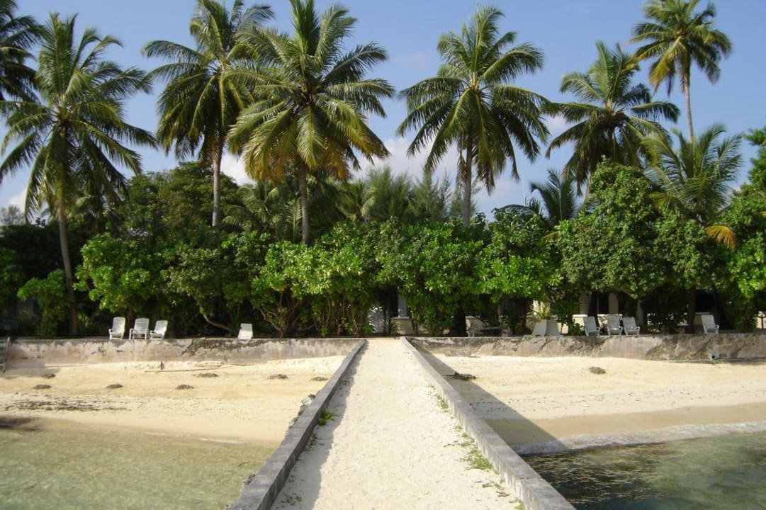 Strand am Hotel Equator Village Resort