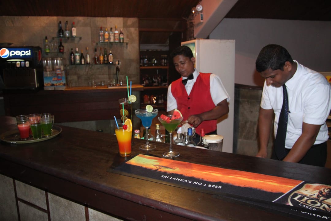 Barkeeper und Assistan Manager Hotel Koggala Beach