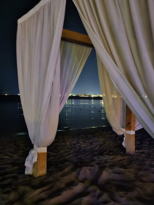 Strand Fort Arabesque Resort, Spa & Villas