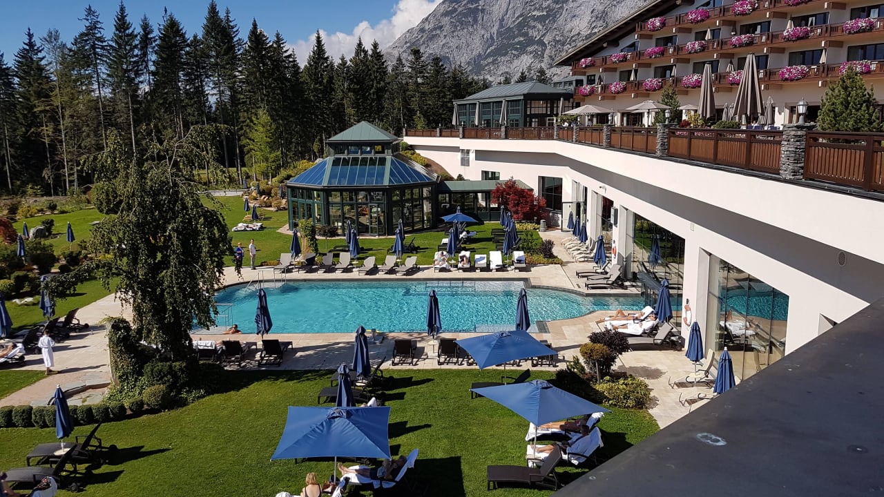 Blick auf den Assenpool Interalpen-Hotel Tyrol