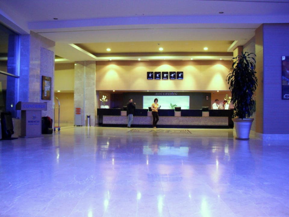 Rezeption Hotel Miracle Resort