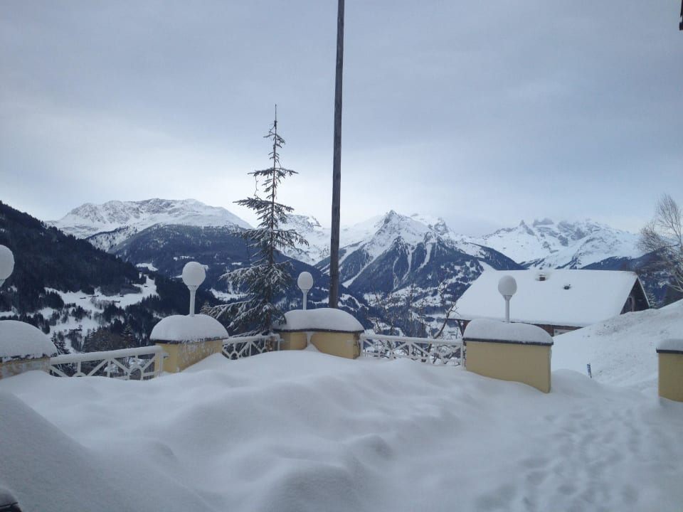 Viel Schnee im Jänner 2012 Gasthaus Mühle