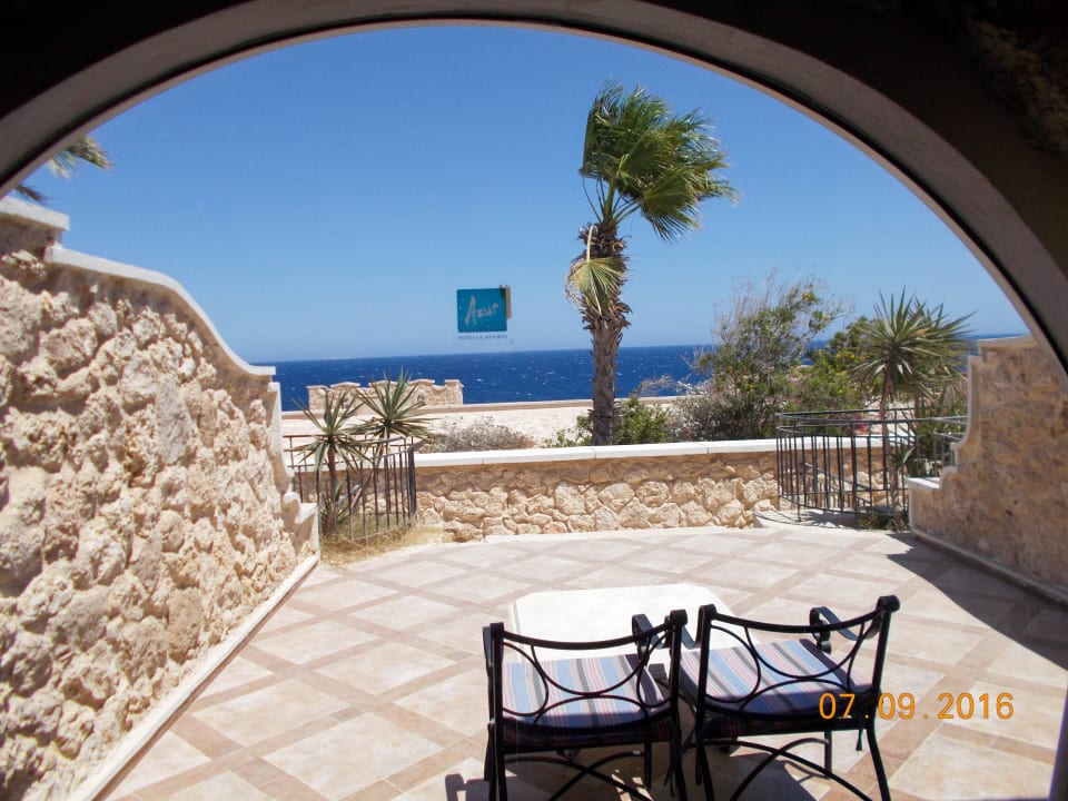 Blick auf die Terrasse Pickalbatros Citadel Resort