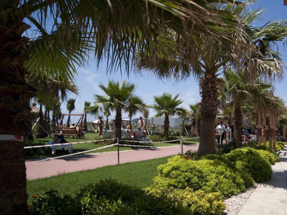 Aussenbereich Saturn Palace Resort Hotel