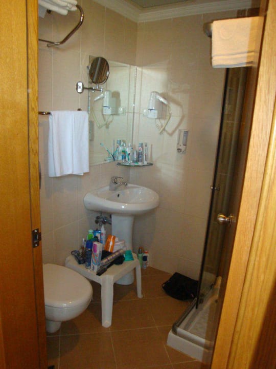 Badezimmer (Waschbecken Toilette) FUN&SUN Smart Hane Sun Hotel