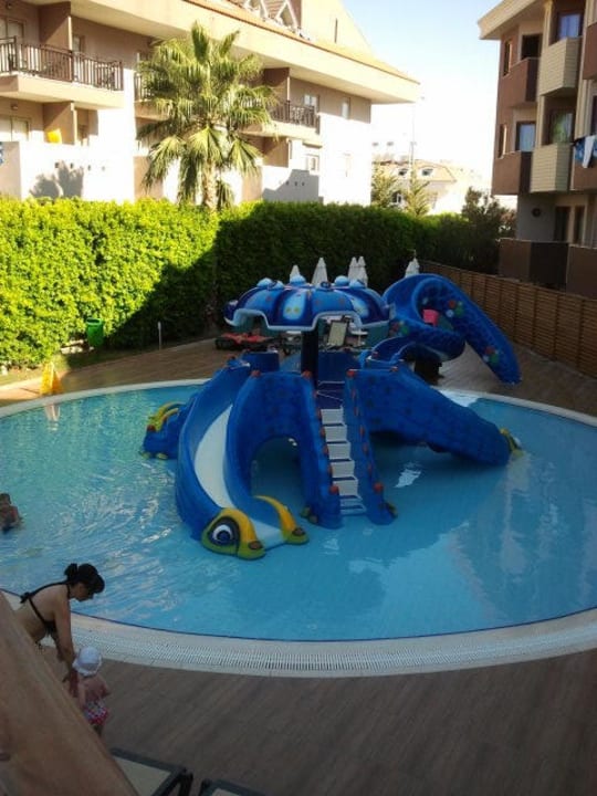 Schöner Kinderpool Hane Family Resort