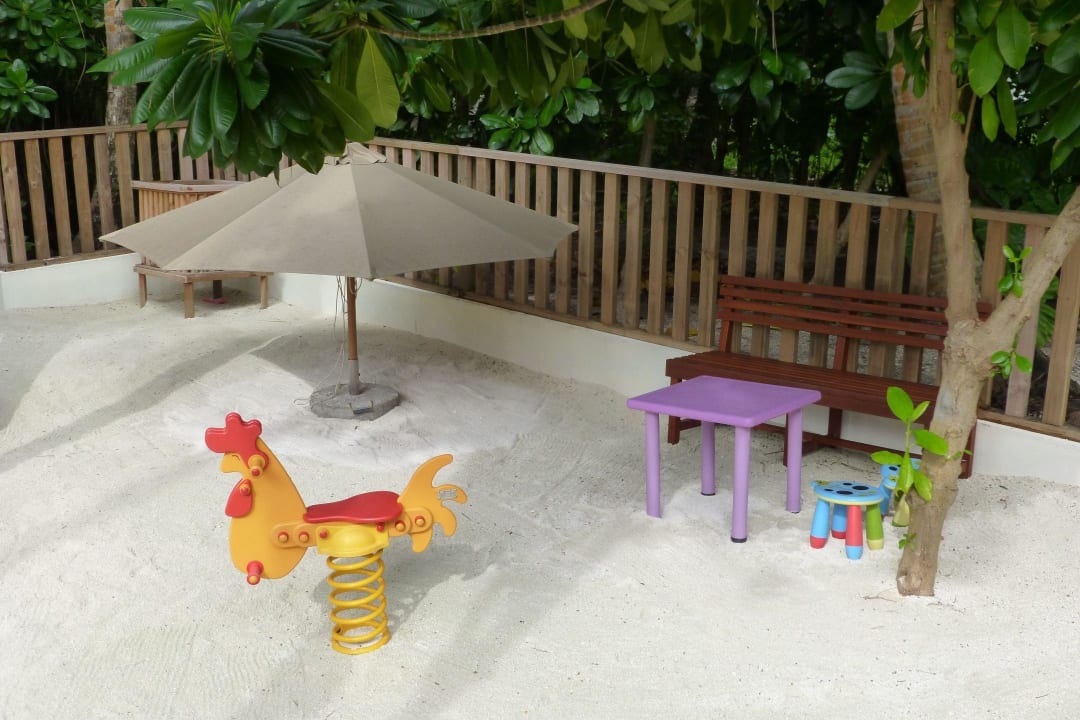 Kinderspielplatz Vilamendhoo Island Resort & Spa