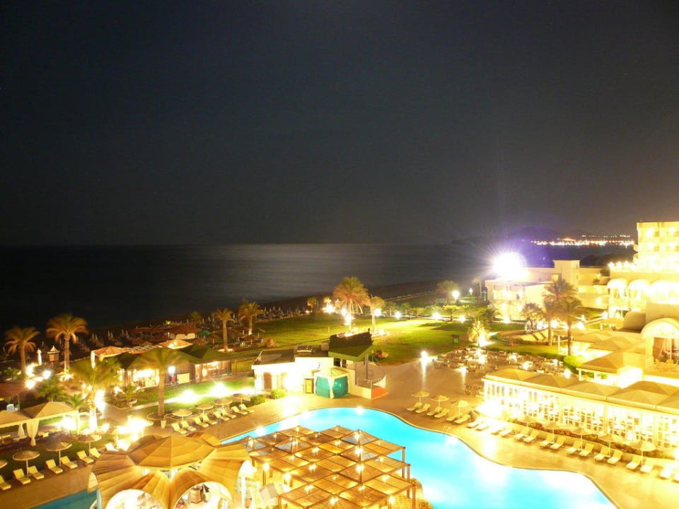 Ausblick bei Nacht Rodos Palladium Leisure & Wellness