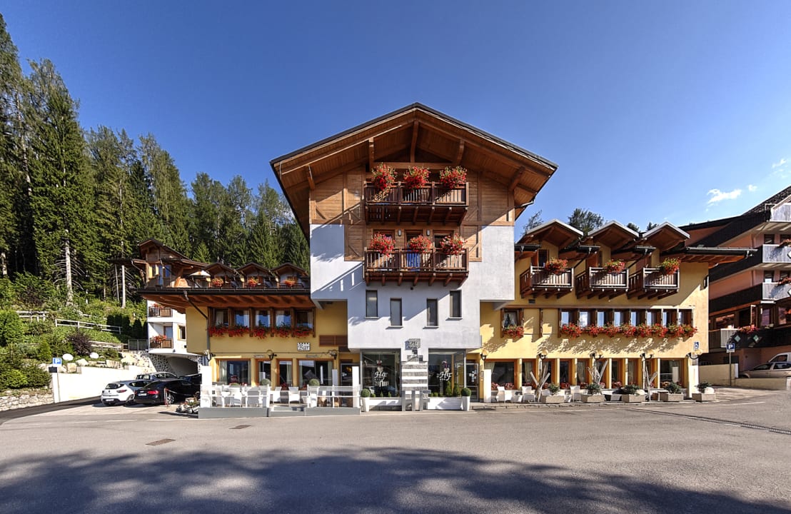 Außenansicht Hotel Folgarida