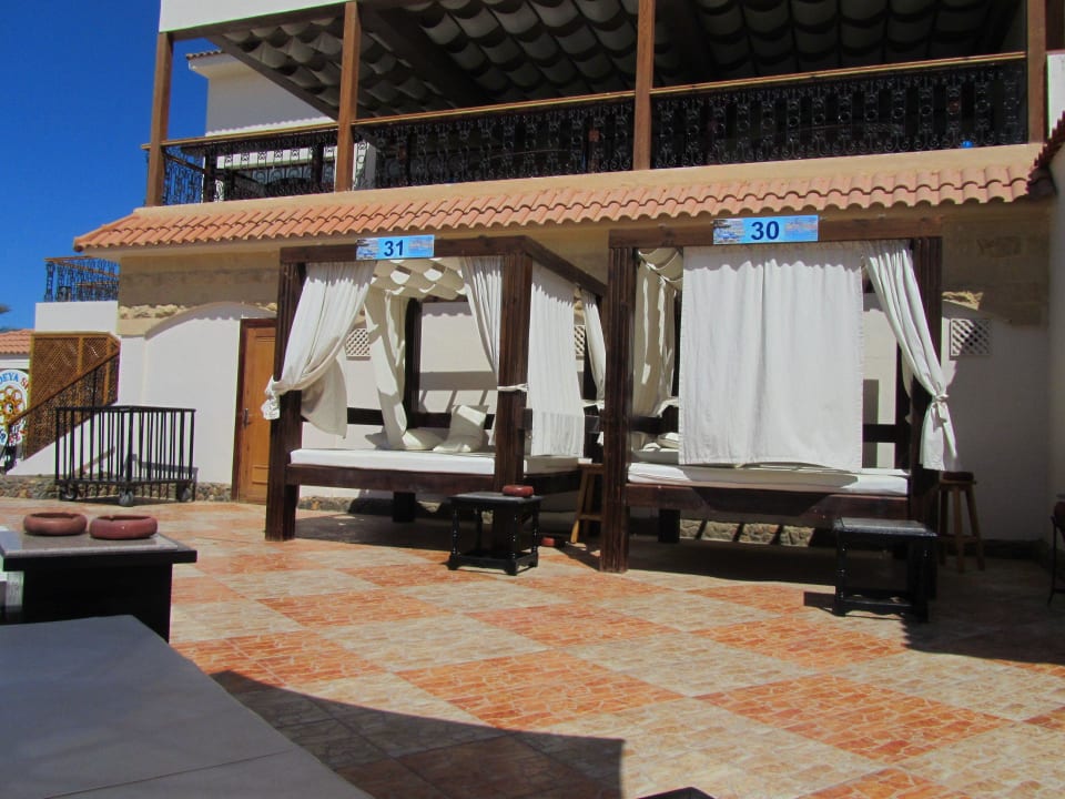 Betten am Ruhe-Pool Pickalbatros Dana Beach Resort - Hurghada