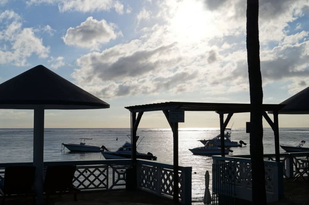 Blick vom Restaurant richtung Meer Gold Beach Resort