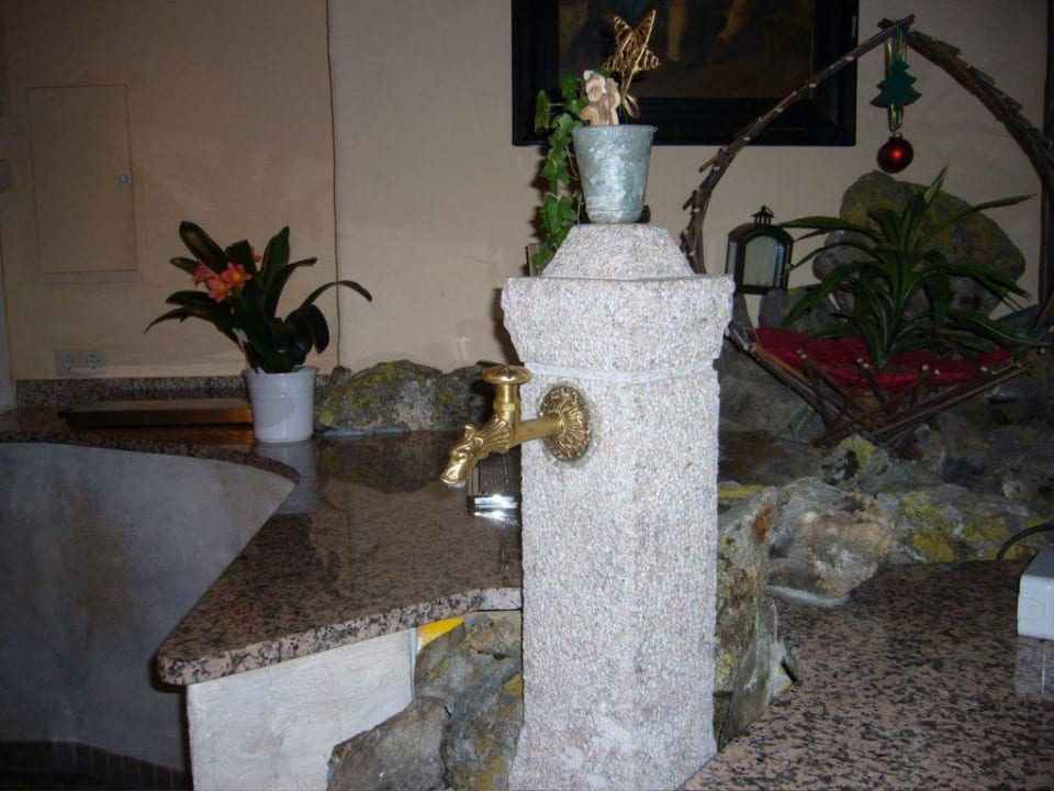 "Tränke im Speisesaal" ALPHAtauern Health Resort - ADULTS ONLY 15+