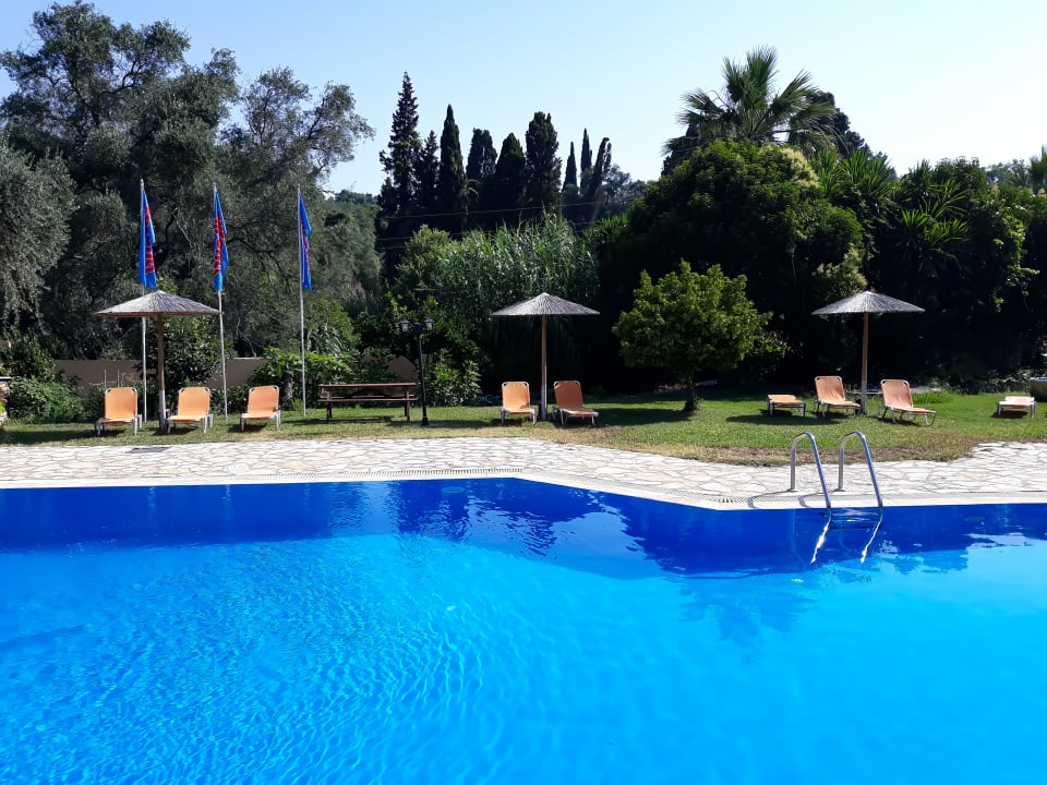 Pool Hotel Adriolos