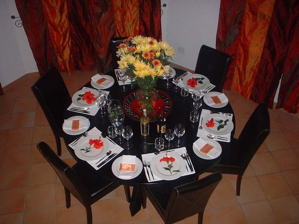 Dining room table in Pinotage Chalet Guesthouse Soul Fusion