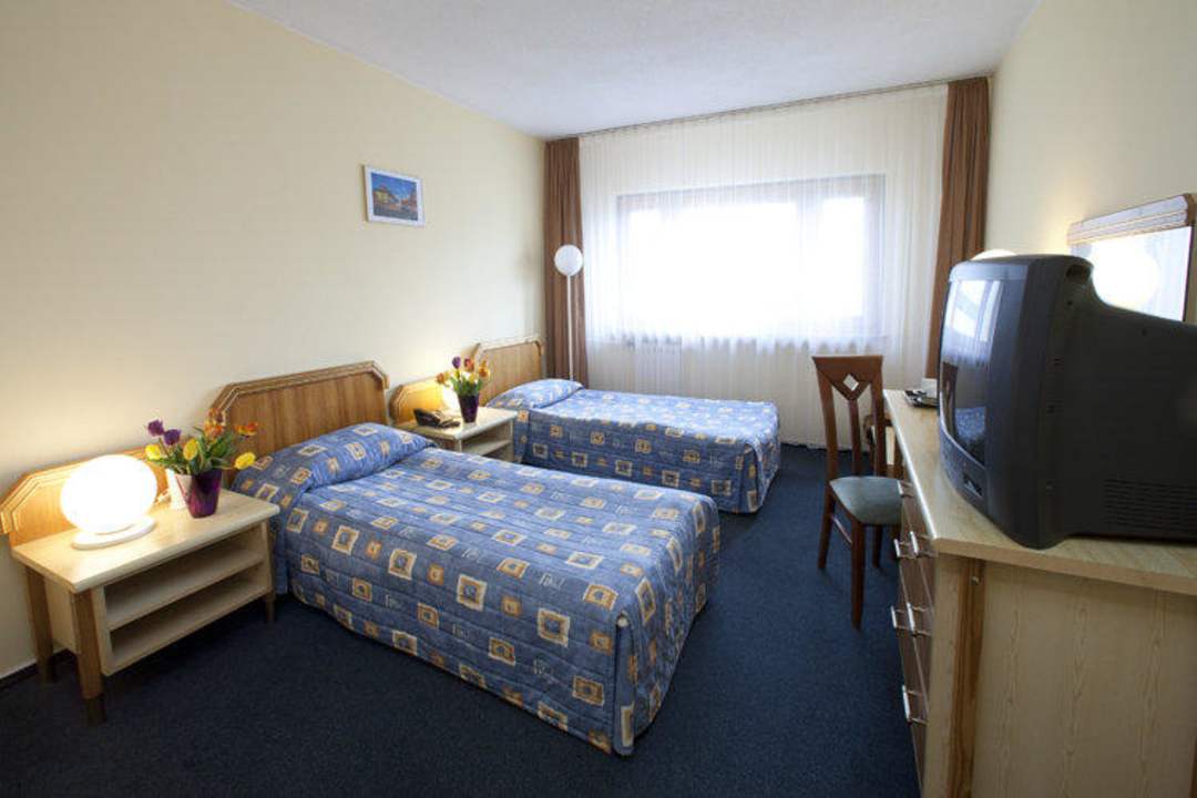 Standard Sangate Hotel Airport