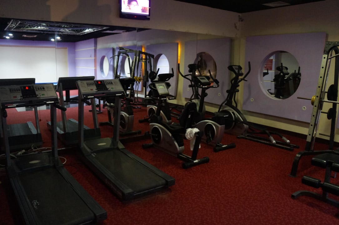 Fitnessraum, Geräte wirken alt Armas Gül Beach