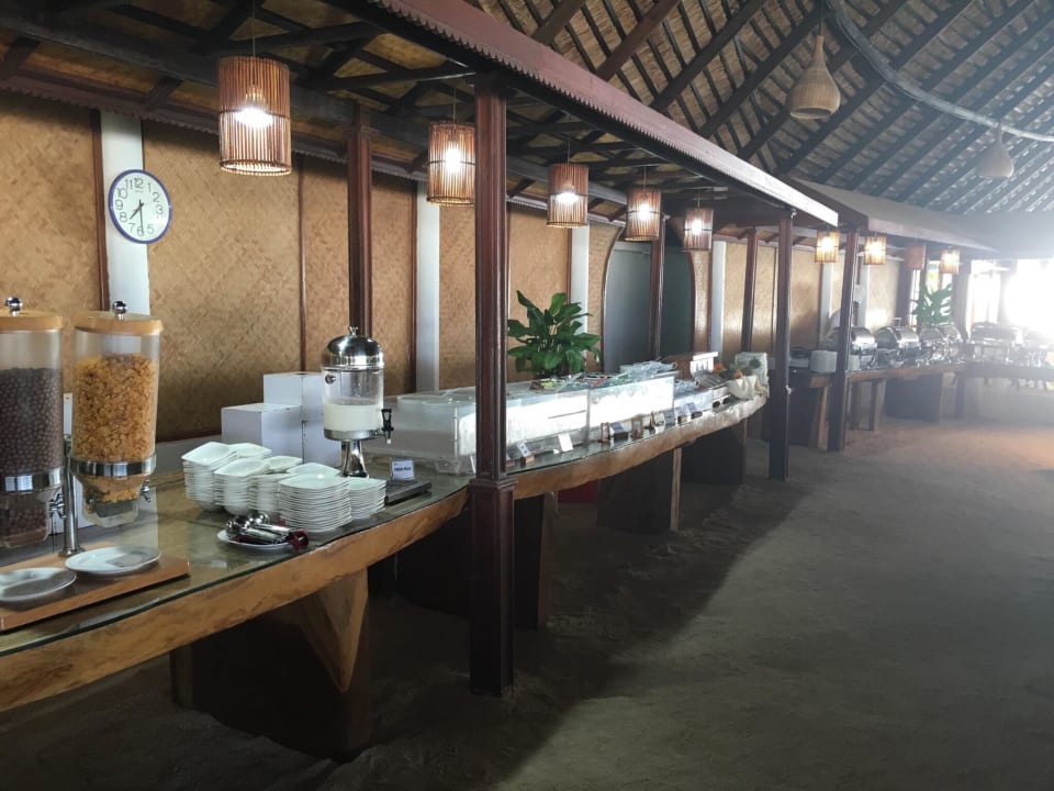 Buffet Angaga Island Resort