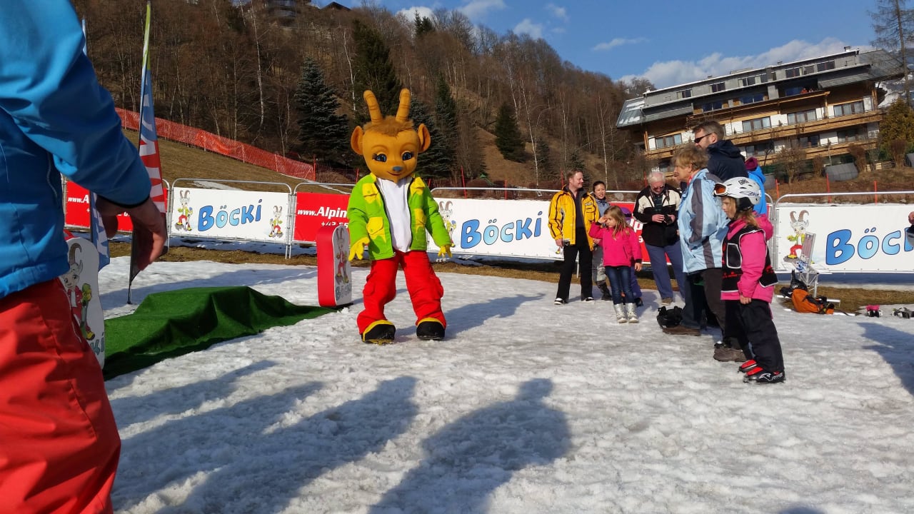 Siegerehrung Schischule und Hotel Theresia iH Familien- & Gartenhotel Theresia