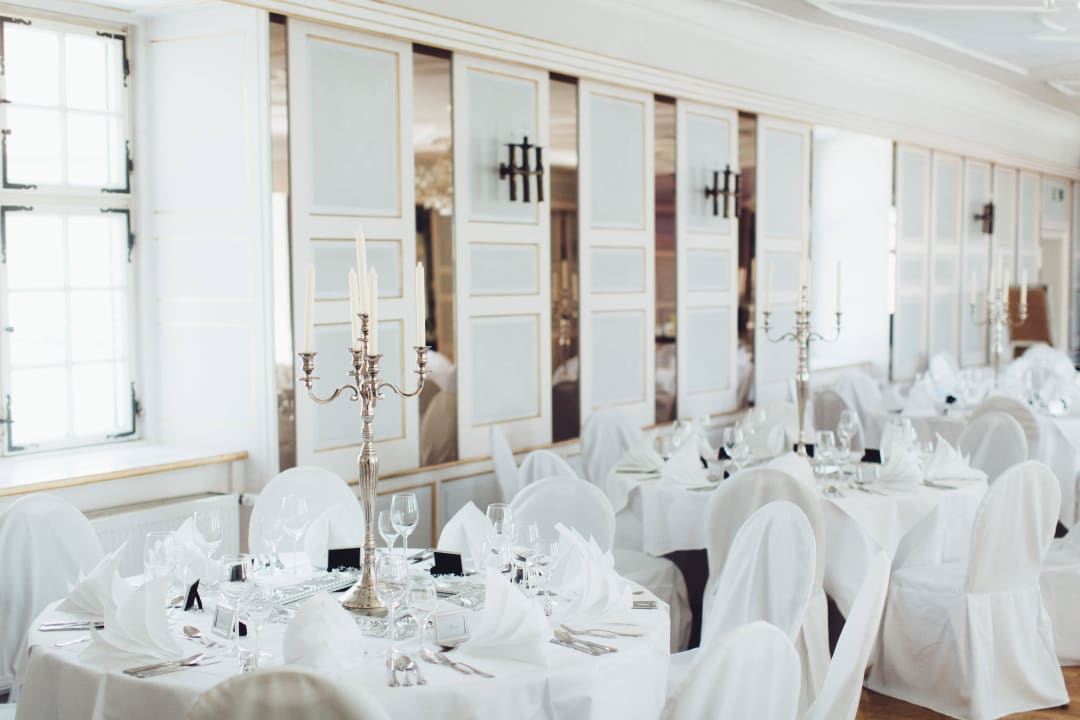 So schön war der Saal bei der Hochzeit Schlosshotel Neufahrn