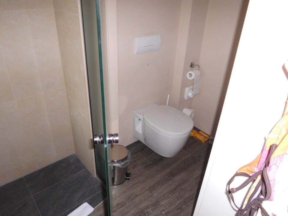 Das WC von Zimmer Nr. 521 aja Warnemünde
