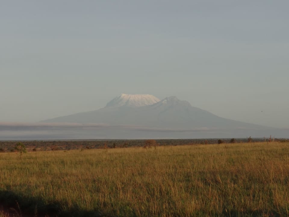 Ausblick zum Kili. Lions Bluff Safari Camp