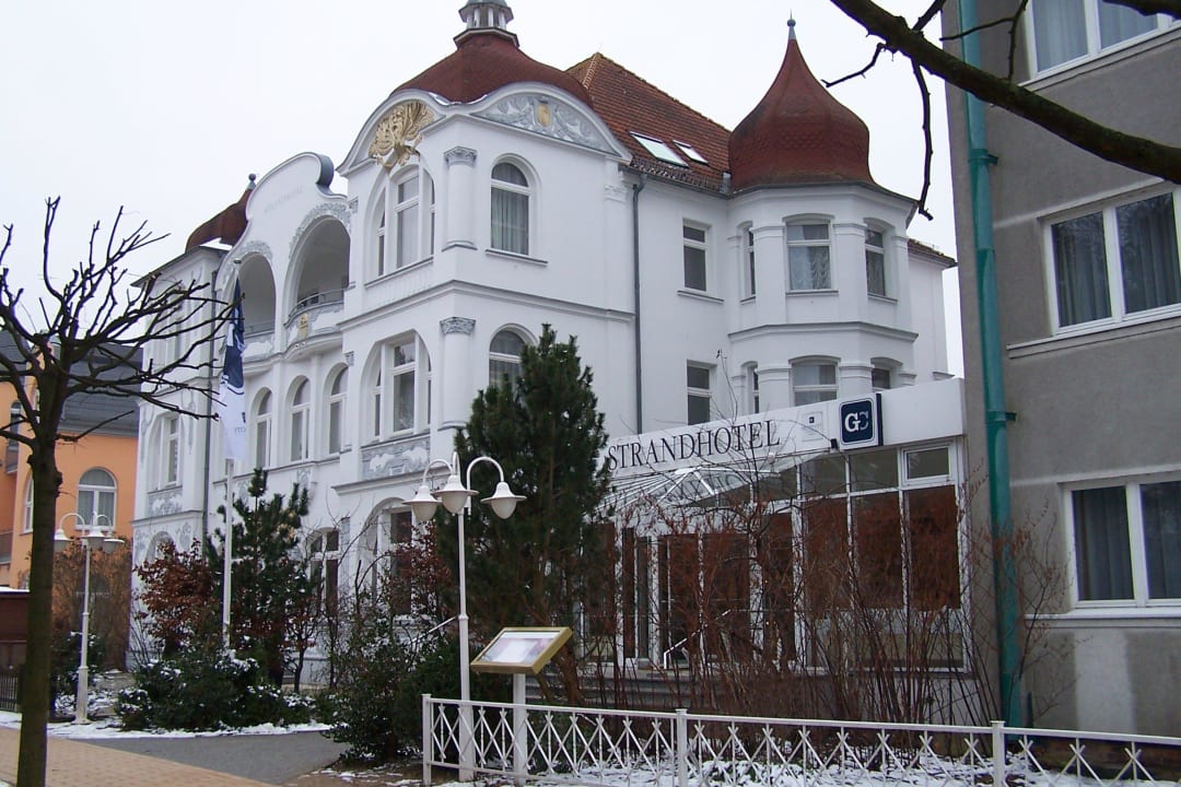 Verbindende Lobby zwischen Alt- und Neubau  Strandhotel Ahlbeck
