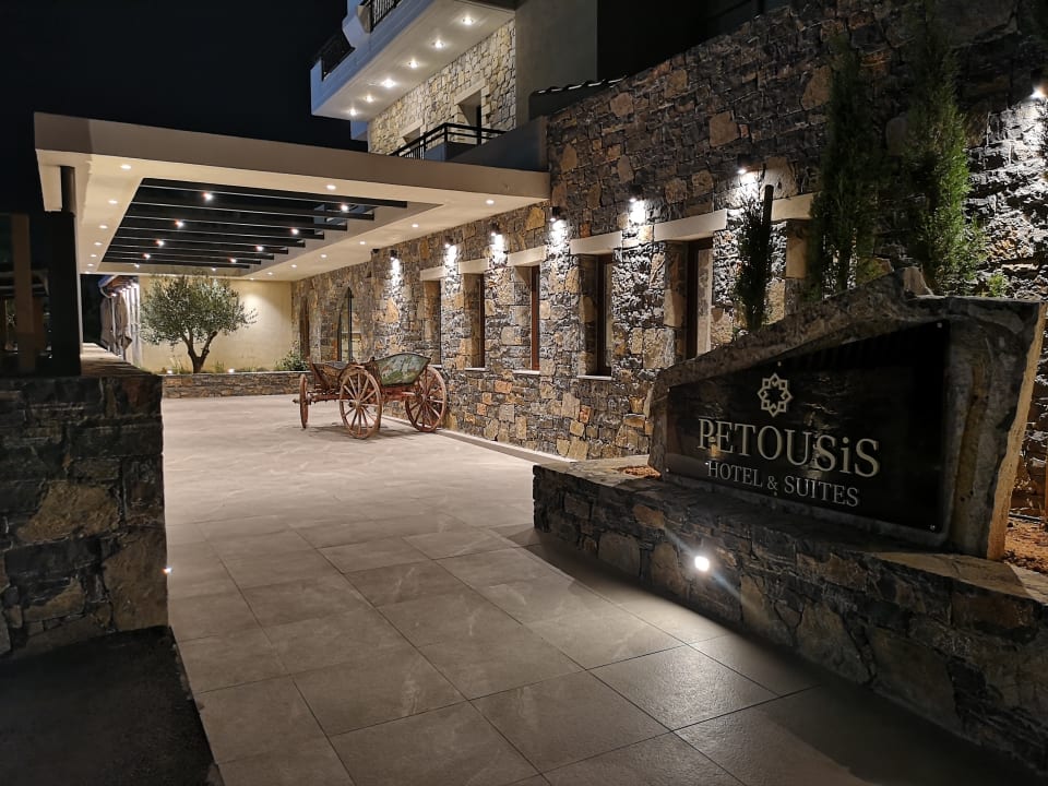 Lobby Petousis Hotel & Suites