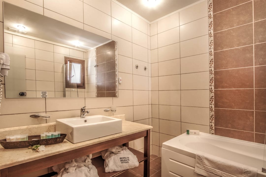 Skopelos Holidays Hotel & Spa-apartment bathroom Skopelos Holidays Hotel & Spa