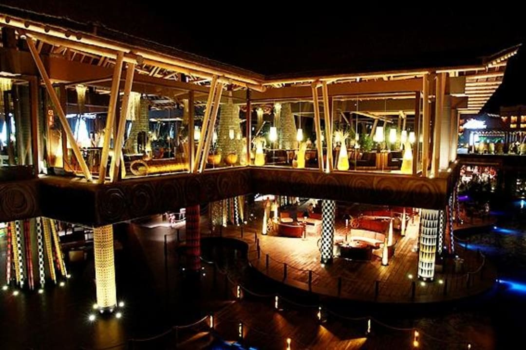 Hotel bei Nacht Lopesan Baobab Resort