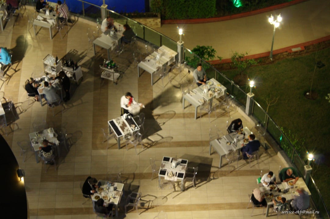 Терраса главного ресторана Густо Hotel Delphin Imperial