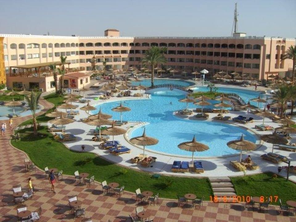 Pool im Innenbereich Beach Albatros Resort