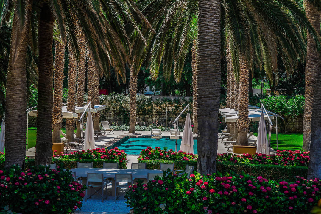 Pool im Garten Hotel Lemongarden