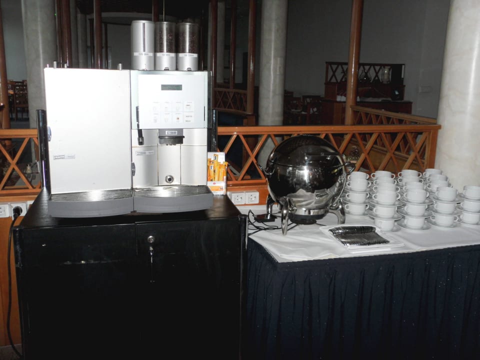 Zusätzlicher Kaffee- und Tee Automat H+ Hotel Limes Thermen Aalen