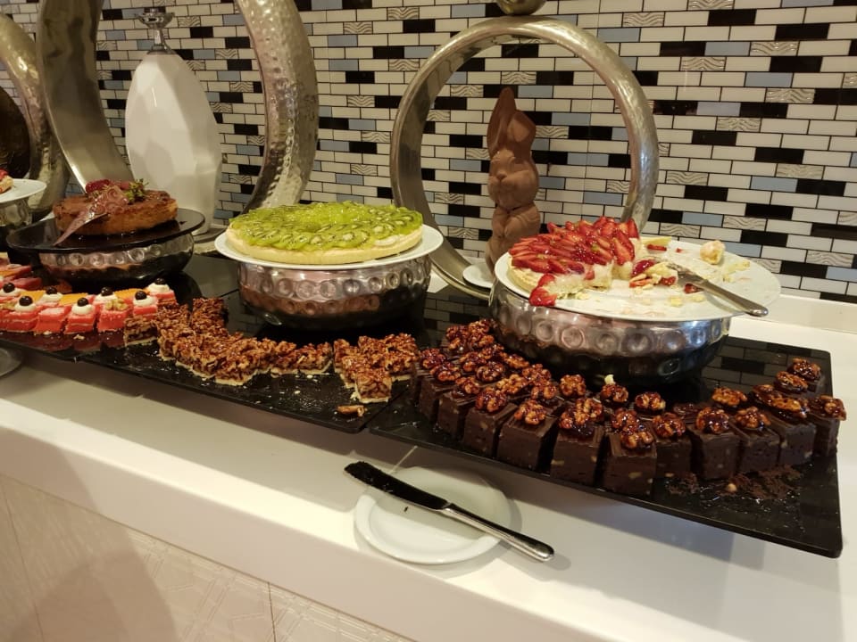 Gastro Royal Taj Mahal Hotel