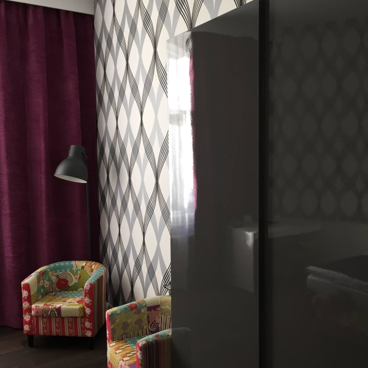 Zimmer Straßenseite mit Schrank Hotel 38