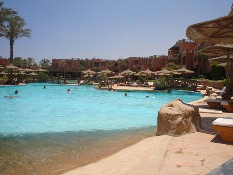 Basen hotelowy Rehana Sharm Resort Aqua Park & Spa