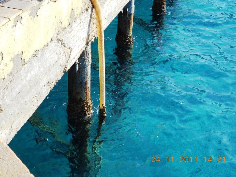 Steg zum Hausriff Baufällig Hotel Titanic Palace