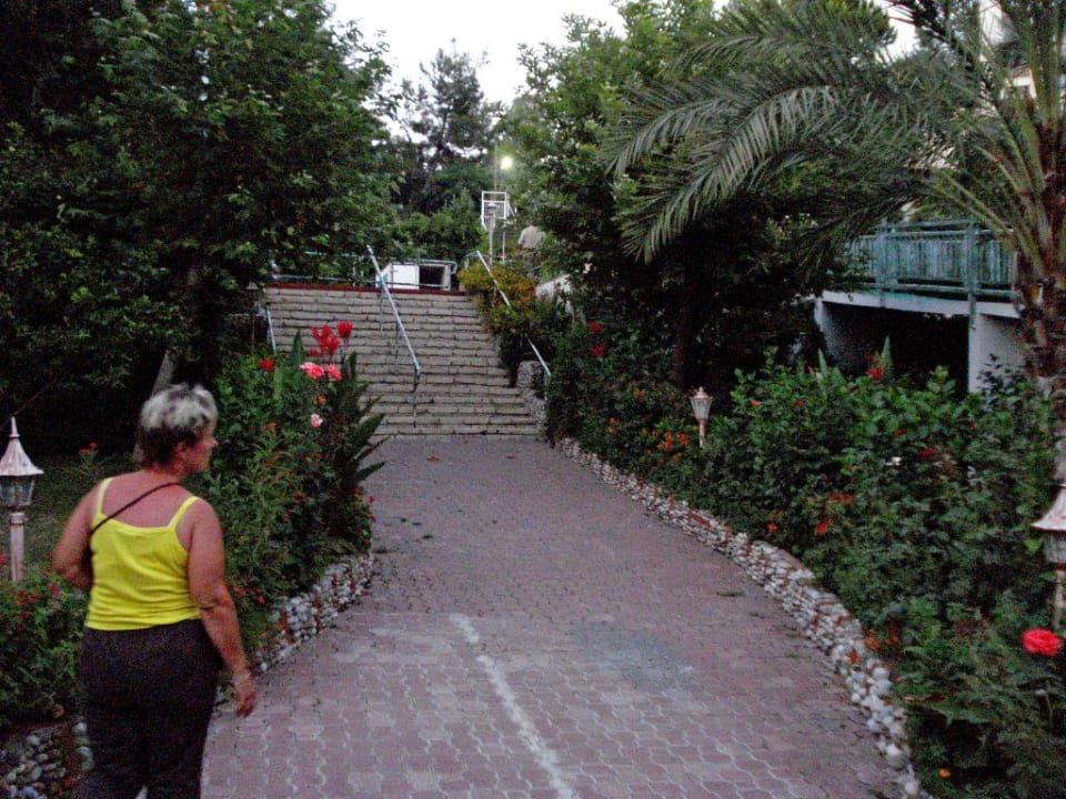 Aufgang zur Stadt Hotel Defne Ana