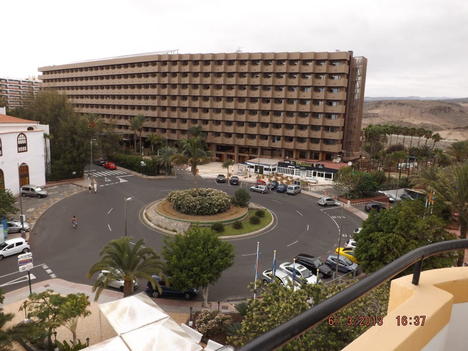 Ausblick zu rechten Seite vom Balkon allsun Hotel Lucana